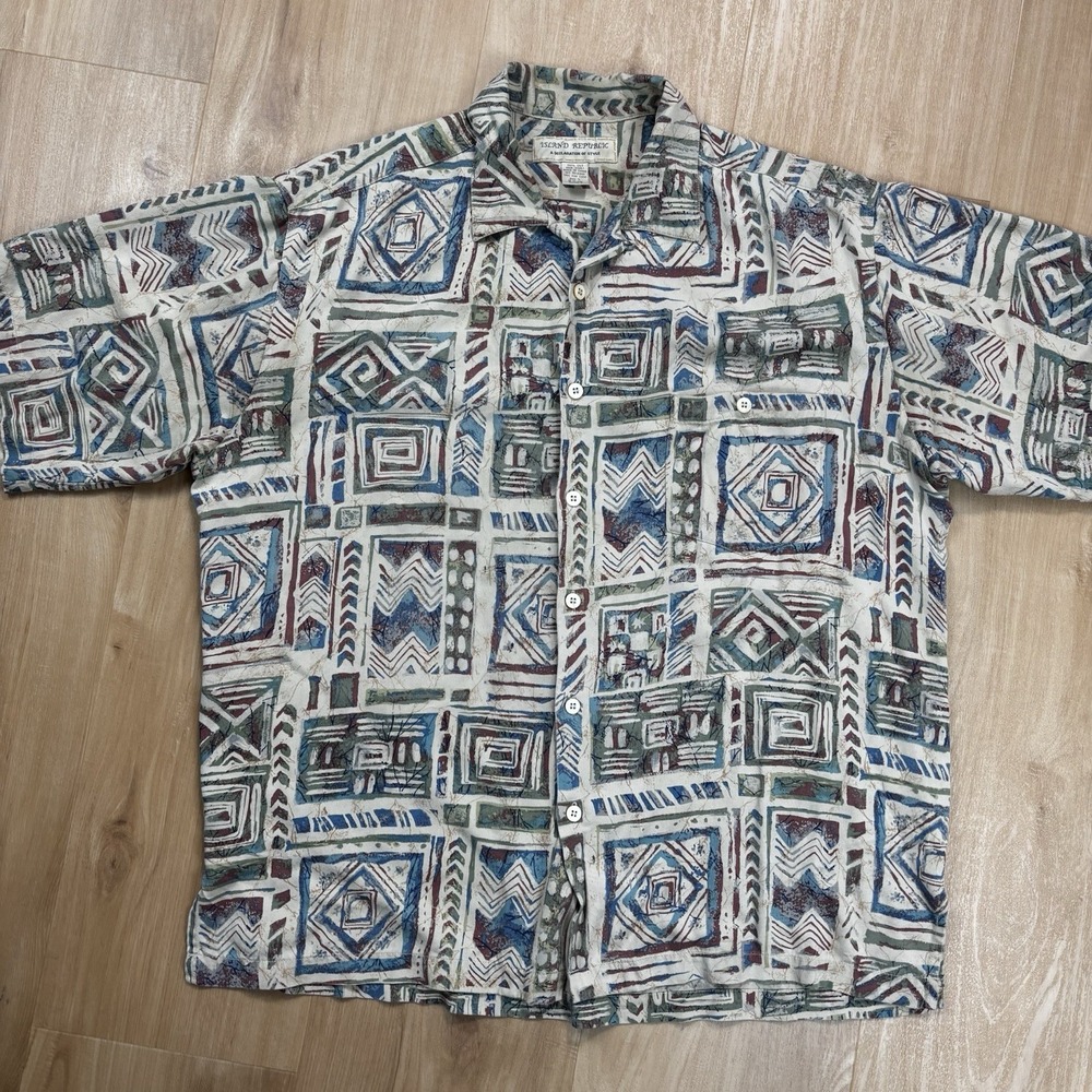 Island Republic 100% Silk Short Sleeve Men's Large Geometric Aztec Artsy